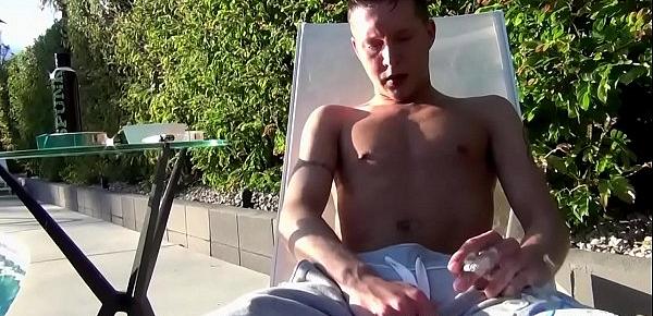  Chain smoker Ryan Connors plays with his tool and cums